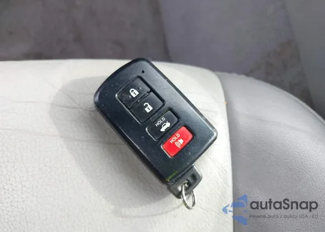 2012 Toyota Camry Xle z USA, uszkodzony, nr VIN 4T4BF1FK9CR273815